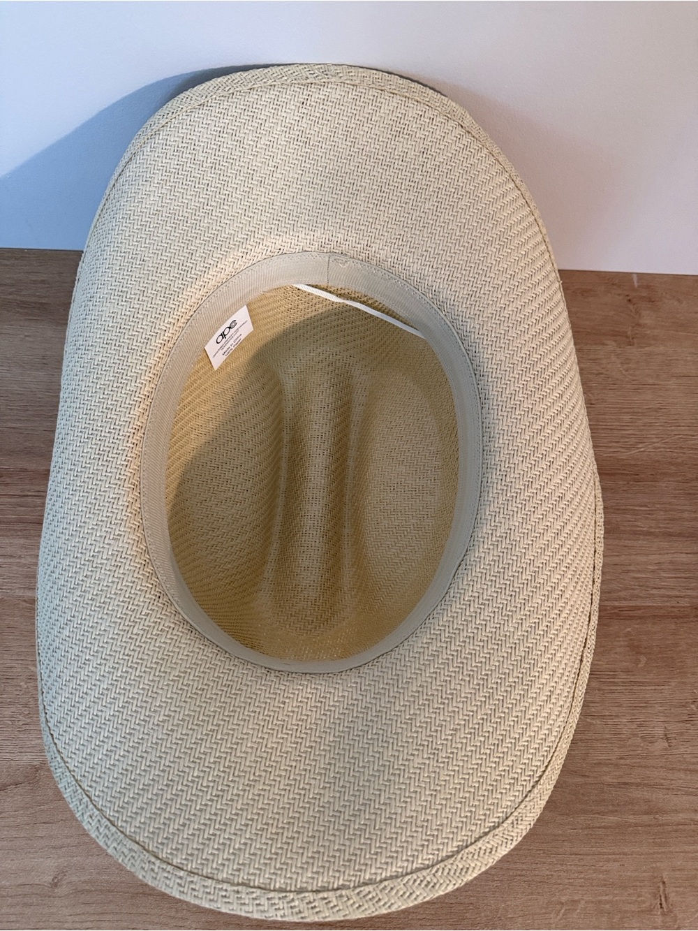 Saratoga Racecourse Straw Cowboy Hat with Red Band - Picture 8 of 8